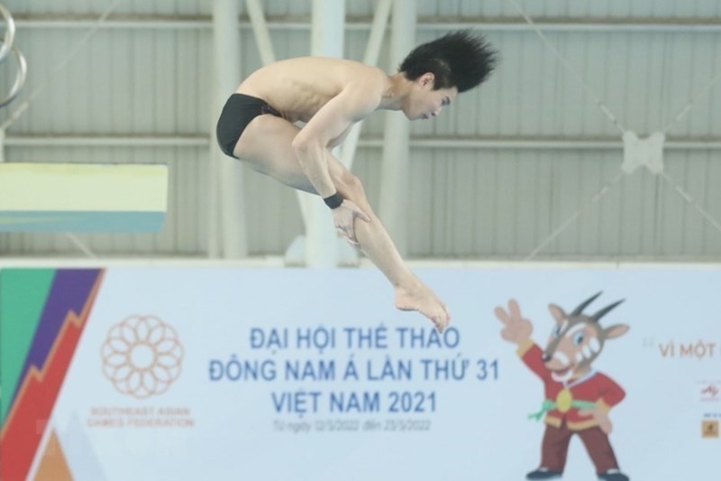 Nguyễn Tùng Dương luyện tập trước khi bước vào thi đấu. (