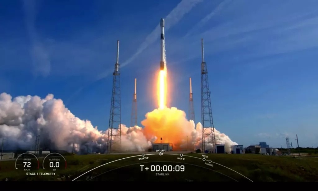 SpaceX phóng tên lửa mang theo 54 vệ tinh phục vụ mạng Starlink
