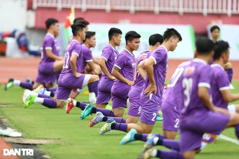 Chiều 29/5, đội tuyển Việt Nam đã có buổi tập luyện đầu tiên trên sân Thống Nhất. 
