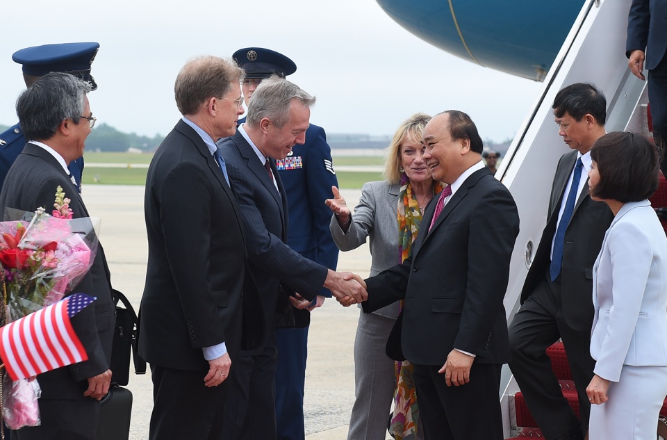 pm phuc arrives in washington dc for meeting with president donald trump