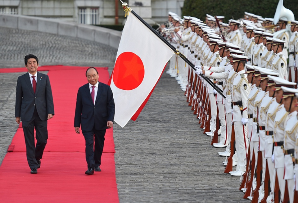 japanese pm pledges continued support for strong development in vn