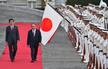 Japanese PM pledges continued support for strong development in VN