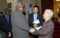 party chief meets with lao front president