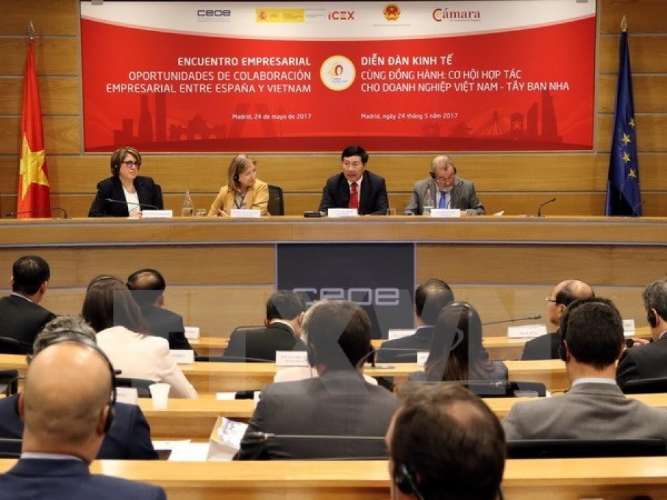 deputy pm chairs vietnam spain business forum