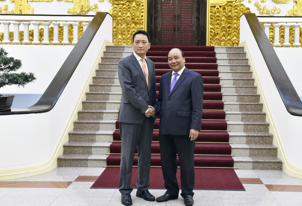 pm nguyen xuan phuc welcomes new rok ambassador