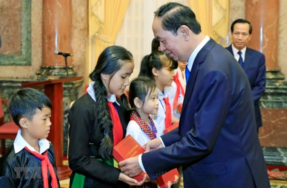 president commends disadvantaged students with high academic results