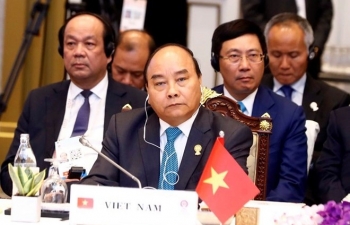 PM Nguyen Xuan Phuc attends plenum of 34th ASEAN Summit