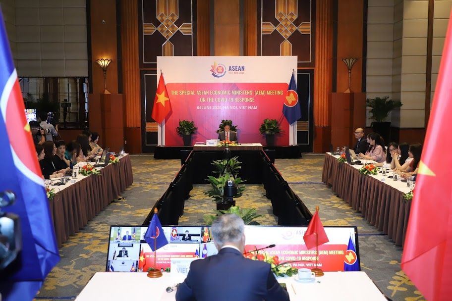 Bộ trưởng Kinh tế các nước ASEAN thảo luận về cách ứng phó dịch Covid-19