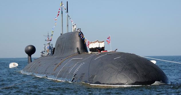 Hết thời gian thuê, Ấn Độ trả lại tàu ngầm Nga. (Nguồn: Kommersant)