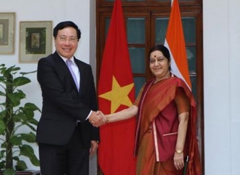 Deputy PM, FM Pham Binh Minh visits India