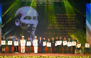 PM asks for more efforts to care for revolution contributors