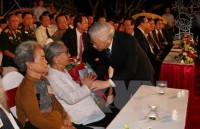 top leaders pay tribute to heroic martyrs president ho chi minh