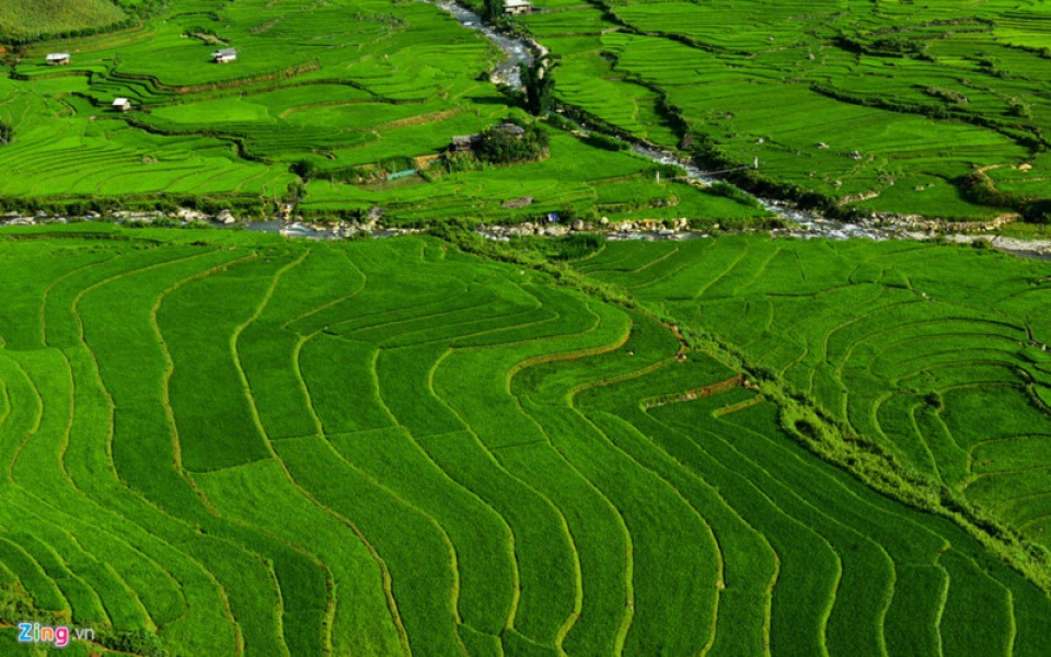 exploring hang la cave in mu cang chai