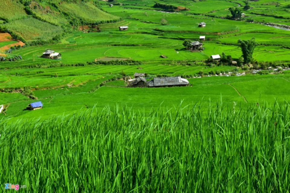 exploring hang la cave in mu cang chai