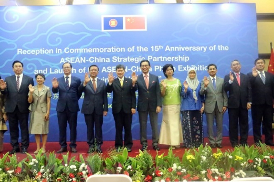 asean china mark 15th anniversary of strategic partnership