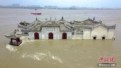 Lũ lụt ở sông Dương Tử ngày một nghiêm trọng, Trung Quốc ban hành cảnh báo Đỏ