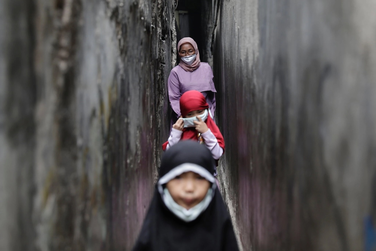 Trẻ em chiếm 12,5% các ca tử vong do Covid-19 ở Indonesia. (Nguồn: NY Times)