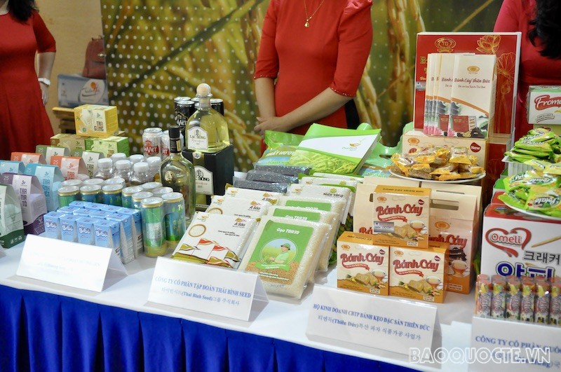 Các sản phẩm nổi bật của tỉnh Thái Bình cũng được mang tới Hội nghị để quảng bá. (Ảnh: Duy Quang)