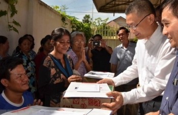 Flood stricken OVs in Cambodia receive support