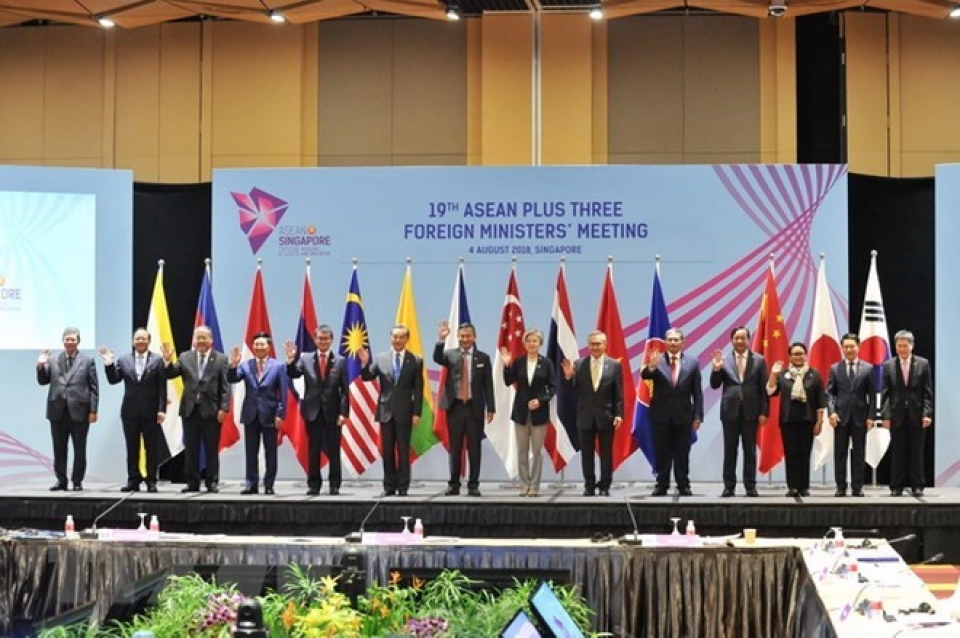 fm pham binh minh attends related meetings of amm 51