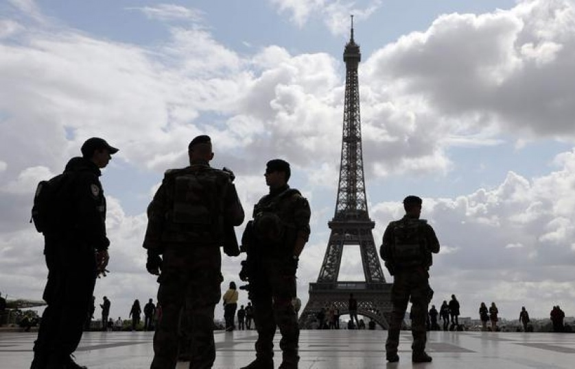 Pháp: Người dân ủng hộ dự luật chống khủng bố của chính phủ