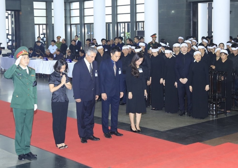 foreign guests pay last respects to president tran dai quang