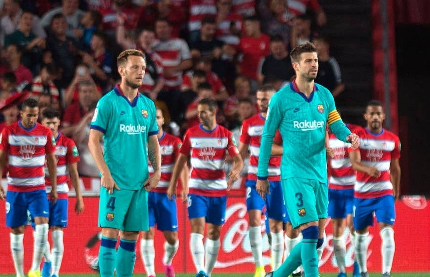 Barcelona thua sốc Granada trong ngày Messi tái xuất ở La Liga