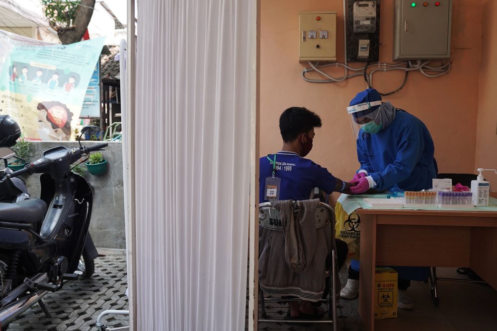 Vì sao Indonesia mạo hiểm thử nghiệm vaccine Covid-19 của Trung Quốc?