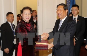 Vietnam, China promote legislative ties