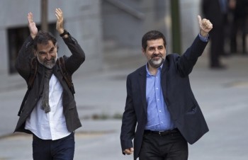 Tây Ban Nha bắt giữ 2 thủ lĩnh đòi độc lập ở Catalonia