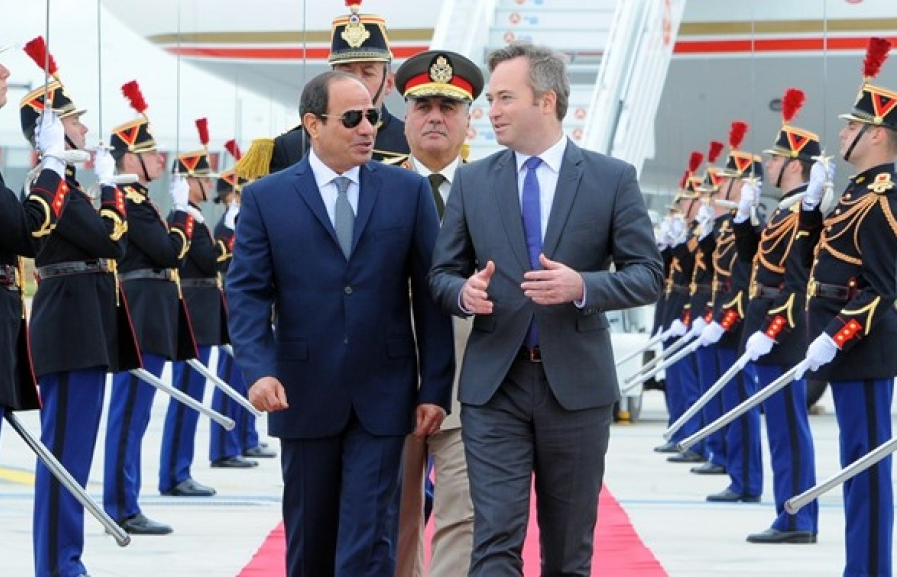 Tổng thống Ai Cập bắt đầu thăm chính thức Pháp