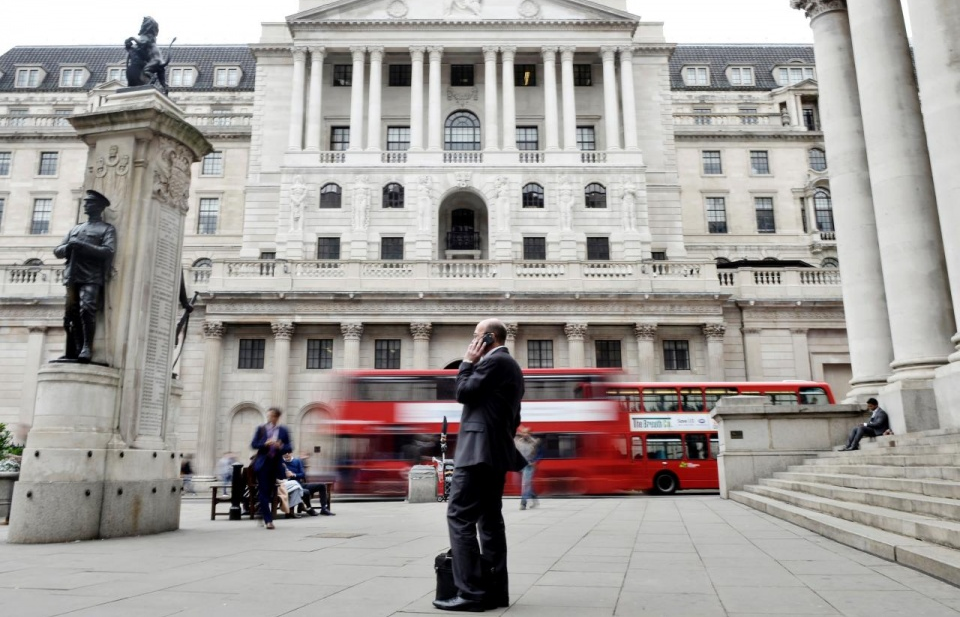 Nợ tiêu dùng tăng mạnh có thể khiến Anh tăng lãi suất