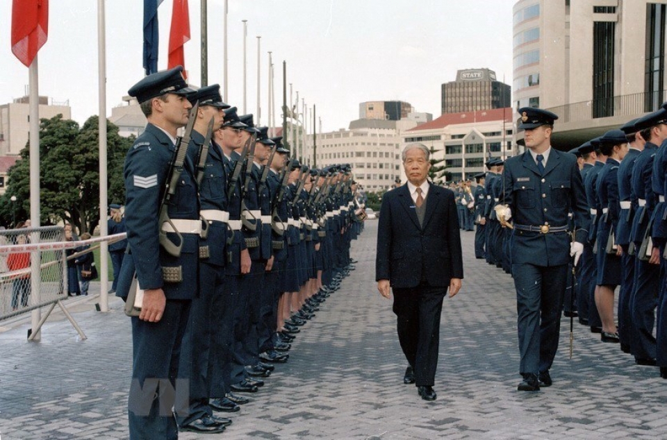 photos feature activities of former party general secretary do muoi