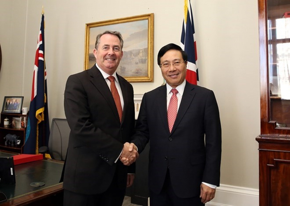 deputy prime minister pham binh minh visits uk