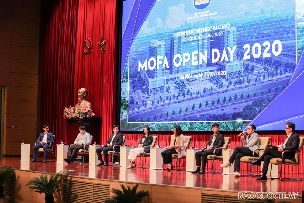 Lần đầu tiên Bộ Ngoại giao tổ chức giới thiệu tuyển dụng với hình thức mở