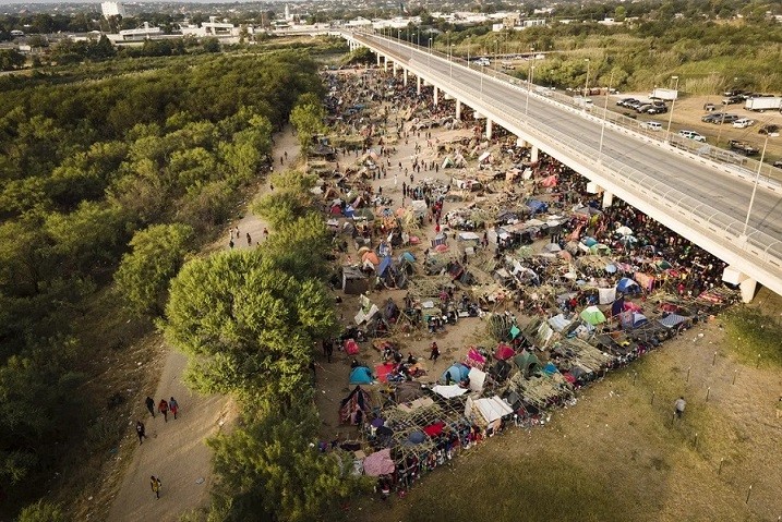 Khu trại người tị nạn tại Del Rio, bang Texas. Một số người nhập cư Haiti ở biên giới đã không xin tị nạn ở nơi khác sau trận động đất ở Haiti năm 2010. (Nguồn: AP)
