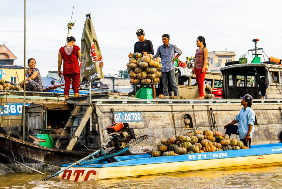 floating markets in the south western region