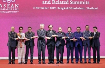 PM Nguyen Xuan Phuc attends opening ceremony of 35th ASEAN Summit