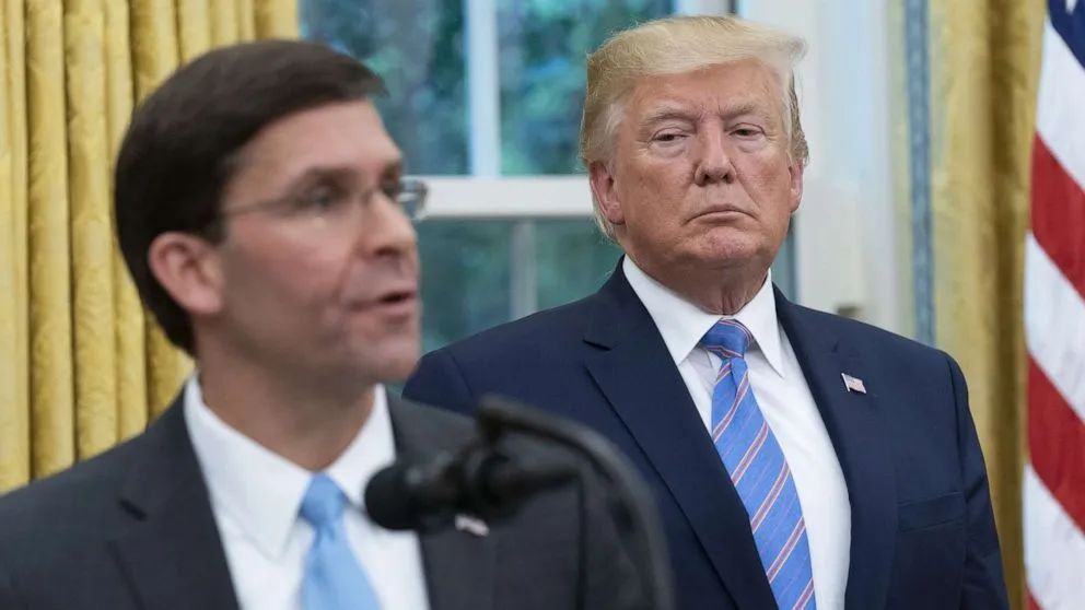 Vì sao ông Trump bất ngờ sa thải Bộ trưởng Quốc phòng Mark Esper?