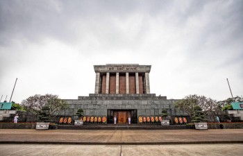 Latin American diplomats pay tribute to President Ho Chi Minh