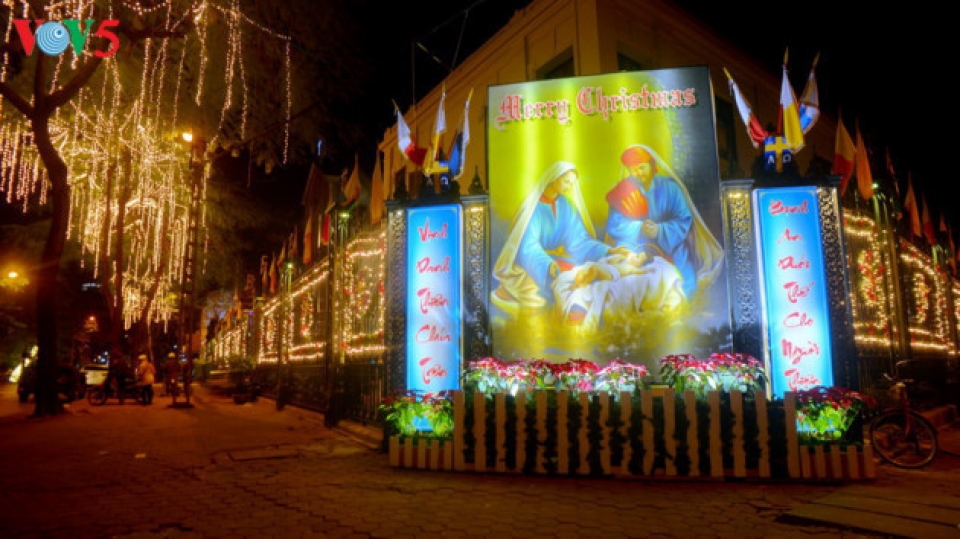 christmas atmosphere at churches around ha noi