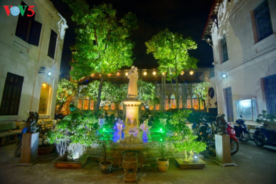 christmas atmosphere at churches around ha noi