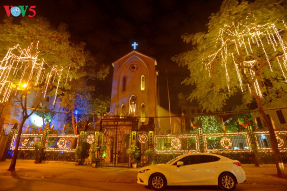 christmas atmosphere at churches around ha noi