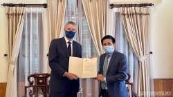 Trao Giấy Chấp nhận lãnh sự cho Tổng Lãnh sự mới của Italy và Indonesia tại TP. Hồ Chí Minh