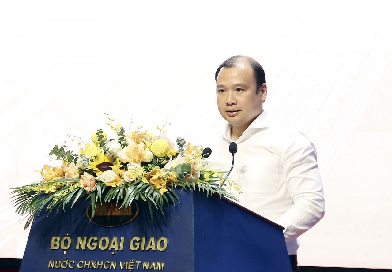Công tác người Việt Nam ở nước ngoài giai đoạn mới: ‘Sự nghiệp làm nên bởi chữ đồng’