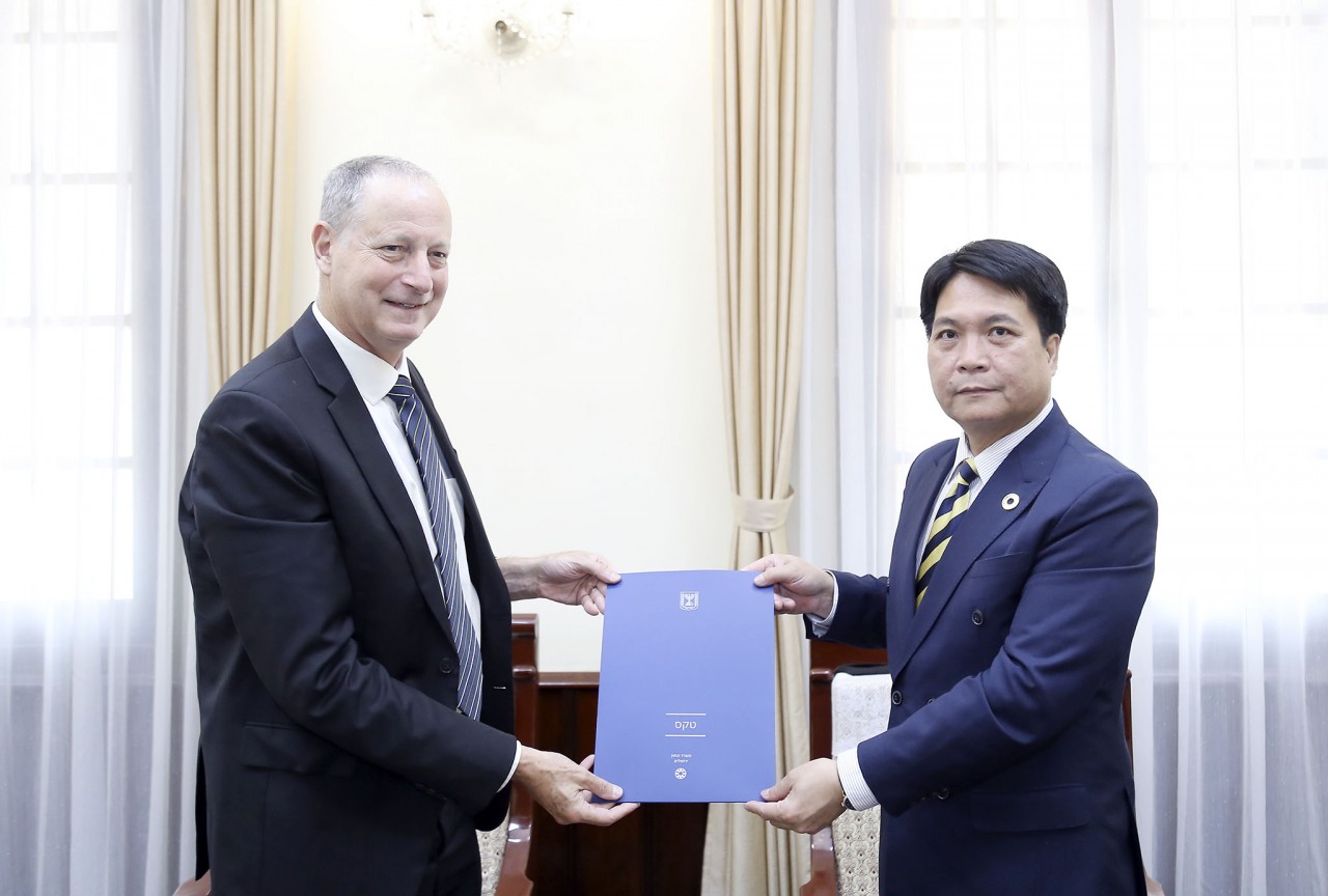 Tiếp nhận bản sao Ủy nhiệm thư bổ nhiệm Đại sứ tại Việt Nam