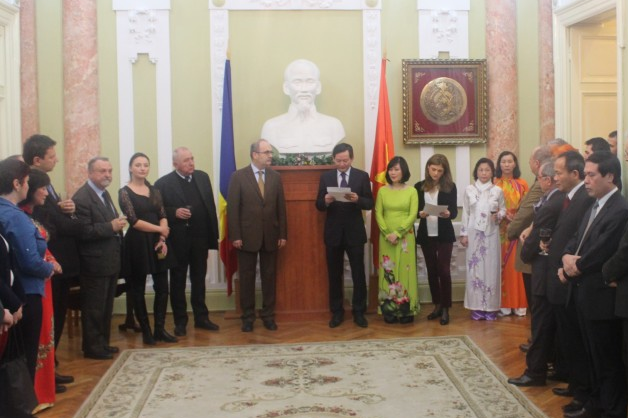 Chiêu đãi kỷ niệm 66 năm quan hệ ngoại giao Việt Nam - Rumani