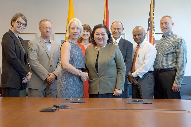 Trường Đại học Mỹ tại Việt Nam - AUV và Đại học Arizona State University – ASU, Hoa Kỳ trong lễ ký kết quan hệ đối tác chiến lược ASUV.