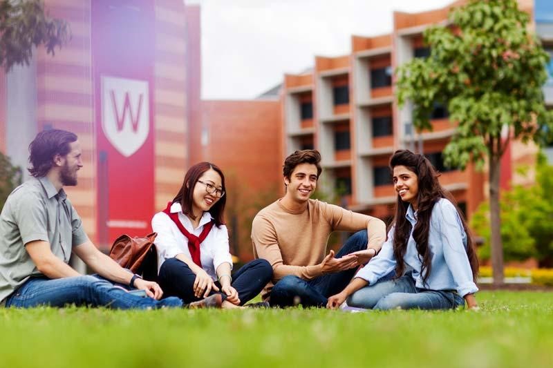 Kiến thức toàn cầu và kỹ năng toàn cầu là hai yếu tố quan trọng trong triết lý giáo dục của Đại học Western Sydney.
