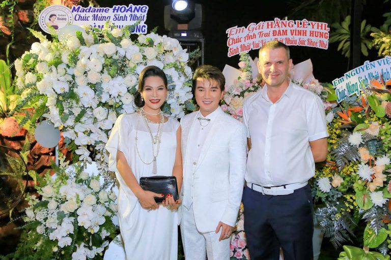 Hoa khôi Hương Hoàng và dàn sao hội ngộ sinh nhật ca sĩ Đàm Vĩnh Hưng